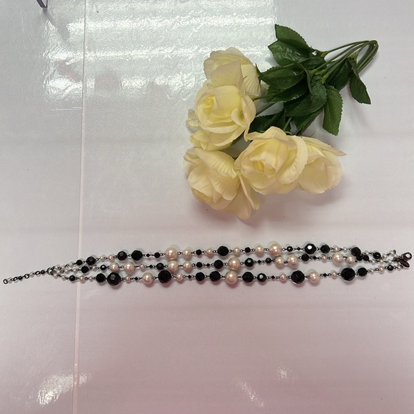 🖤WHITE HOUSE BLACK MARKET PEARL & BLACK 3 STEAND ADJUSTABLE 17” NECKLACE 🖤 - Picture 11 of 14